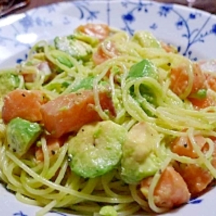 和えるだけで簡単 アボカドとサーモンの濃厚パスタ レシピ 作り方 By バムセ1028 楽天レシピ
